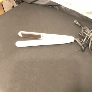 Hera Collection White Ceramic Hair Straightener